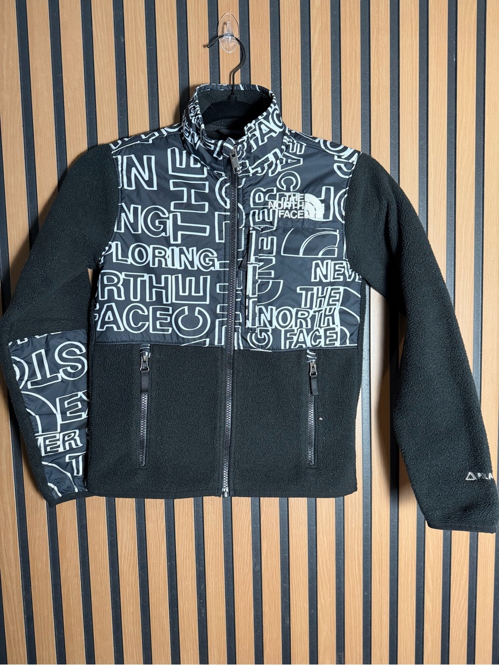 The North Face Black Logo-Graphic Fleece Jacket size 10 kids (M)